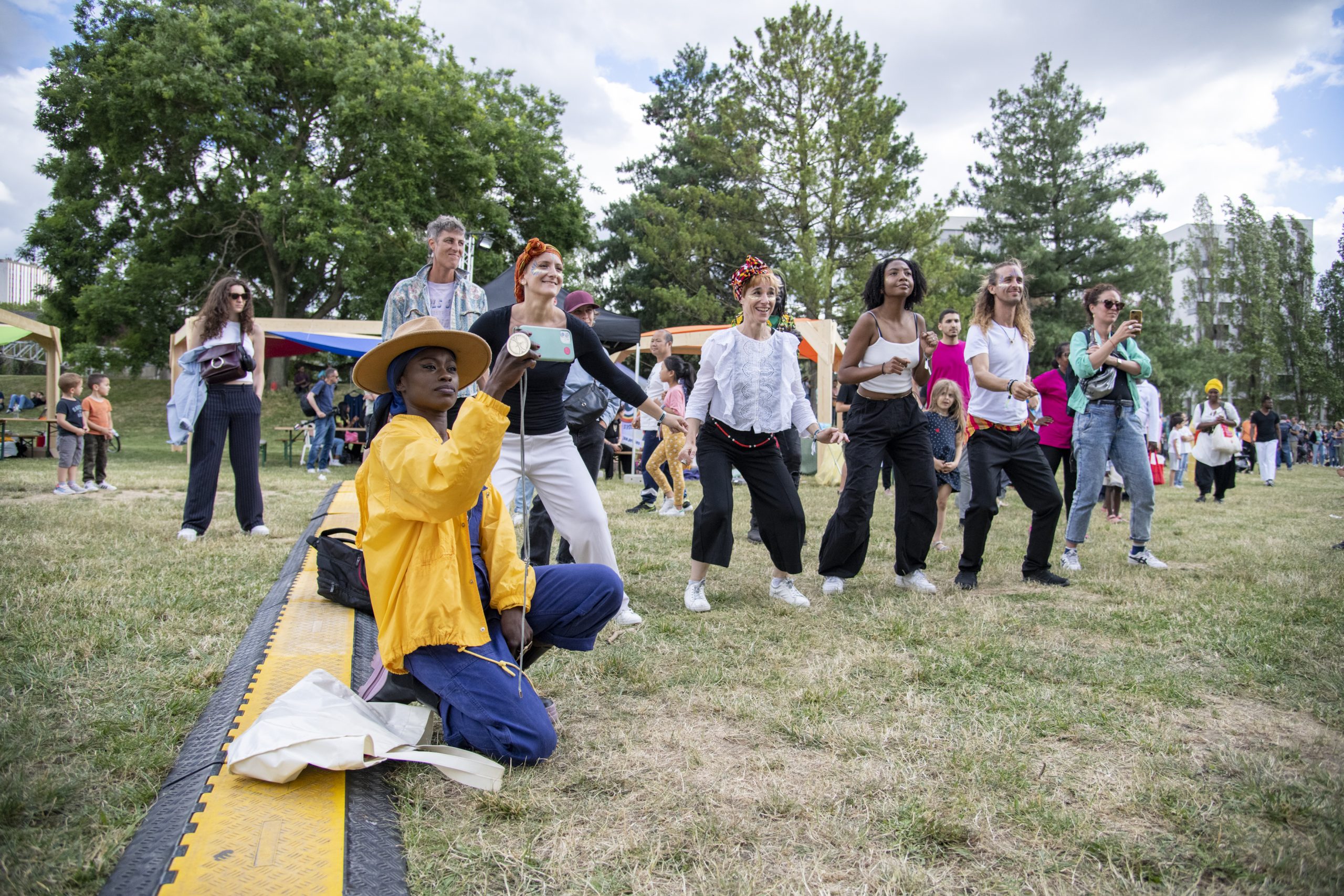 multitudes 2023