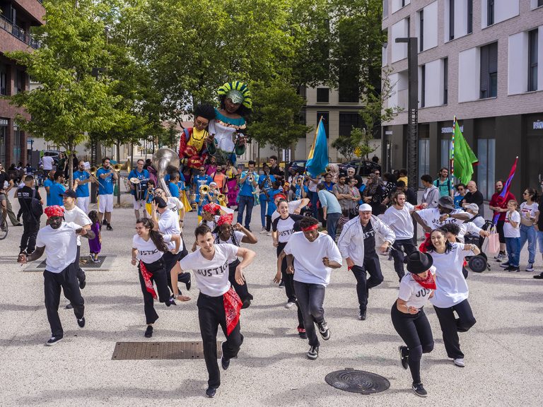 Association Villes des Musiques du Monde - Festival Multitude _ Parade